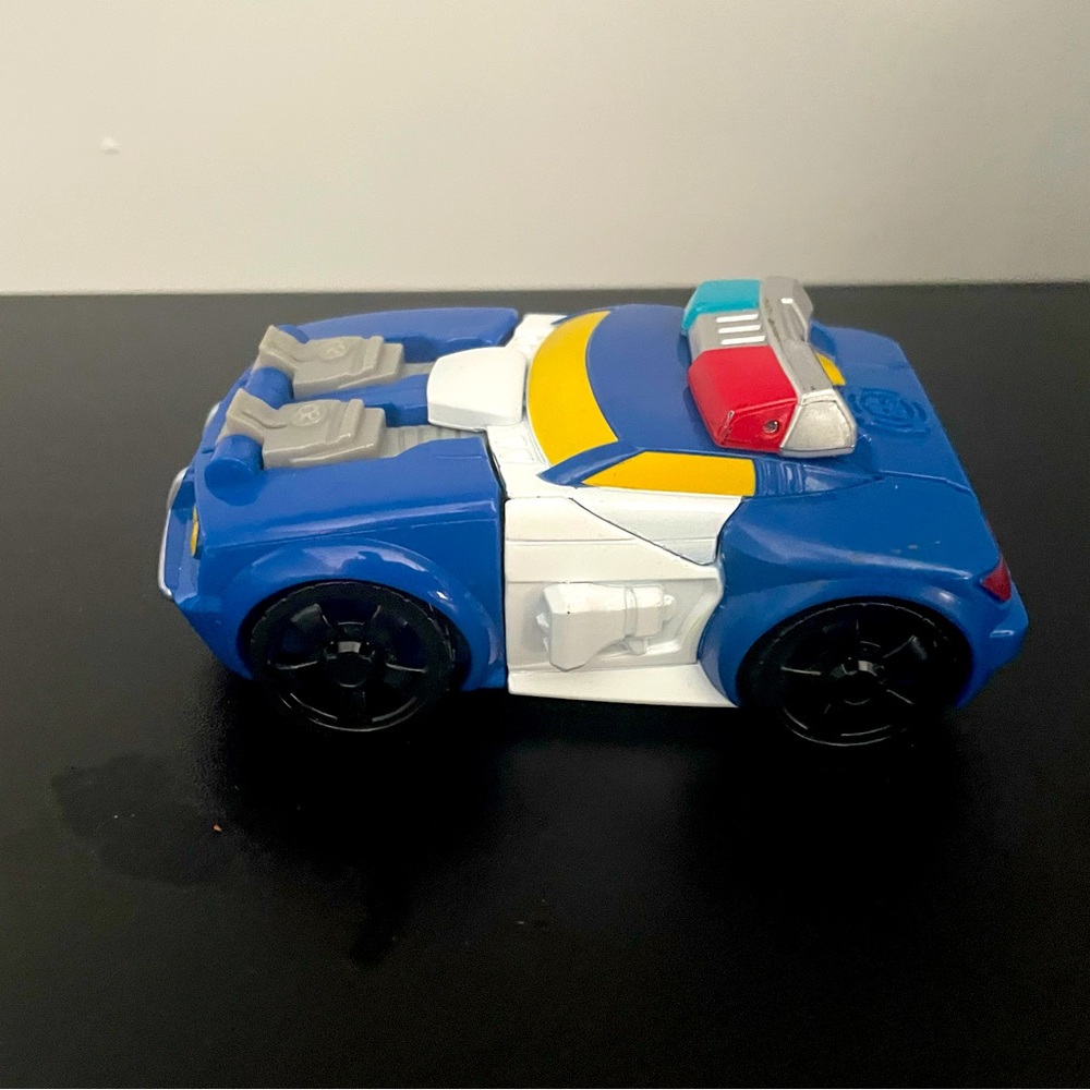 Playskool Heroes Transformers Rescue Bots – Chase the Police-Bot